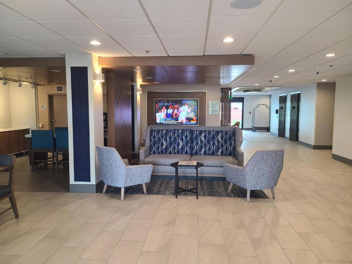 Holiday Inn Express Fort Lauderdale North - Executive Airport By Ihg Экстерьер фото