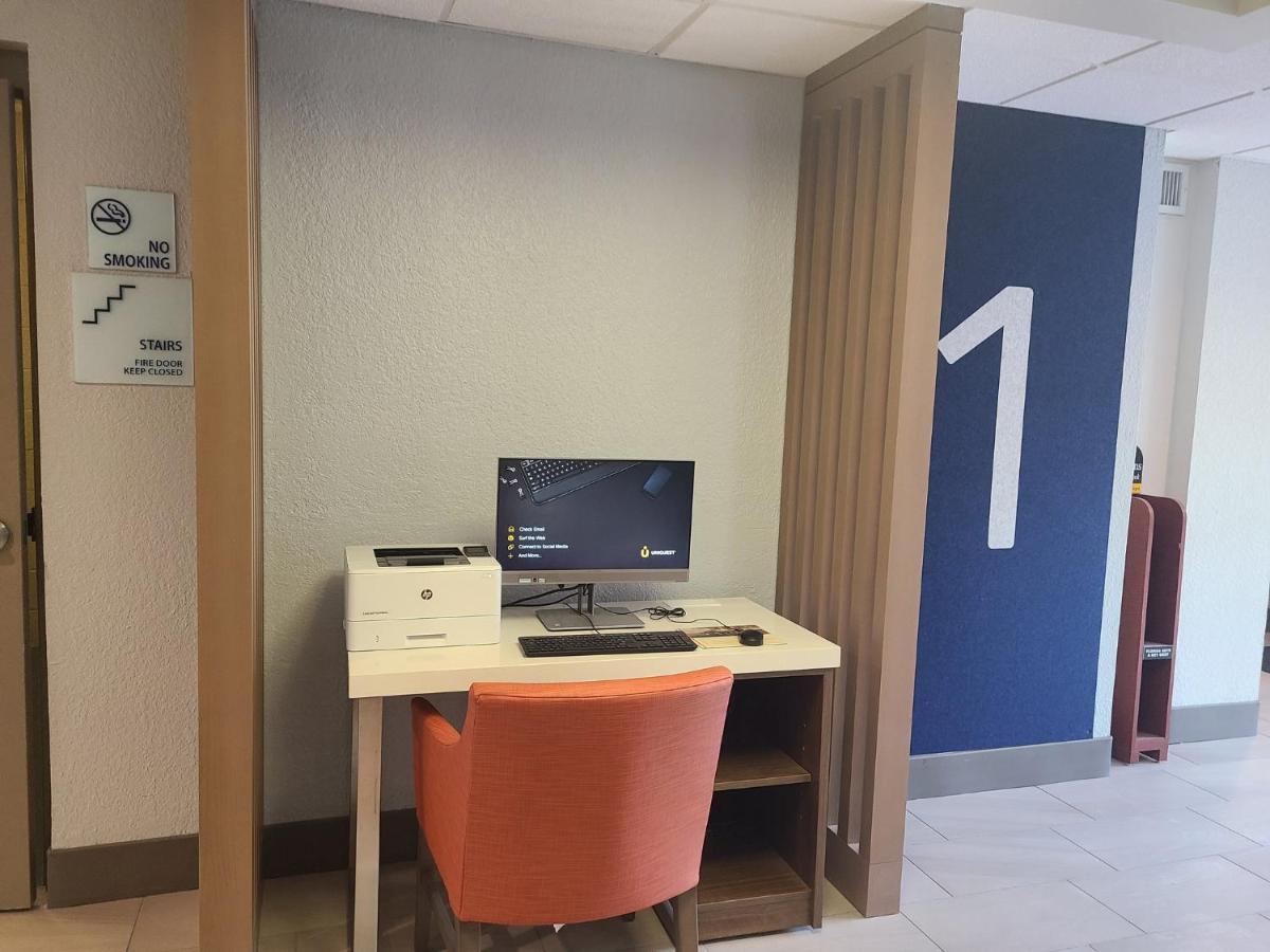 Holiday Inn Express Fort Lauderdale North - Executive Airport By Ihg Экстерьер фото