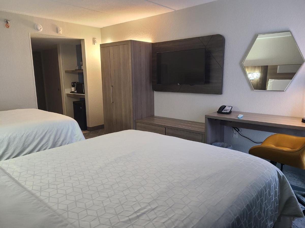 Holiday Inn Express Fort Lauderdale North - Executive Airport By Ihg Экстерьер фото